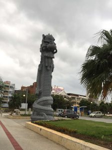 Okinawa171123 - (12) Ryuchu and Docked Cruise Ship - 4